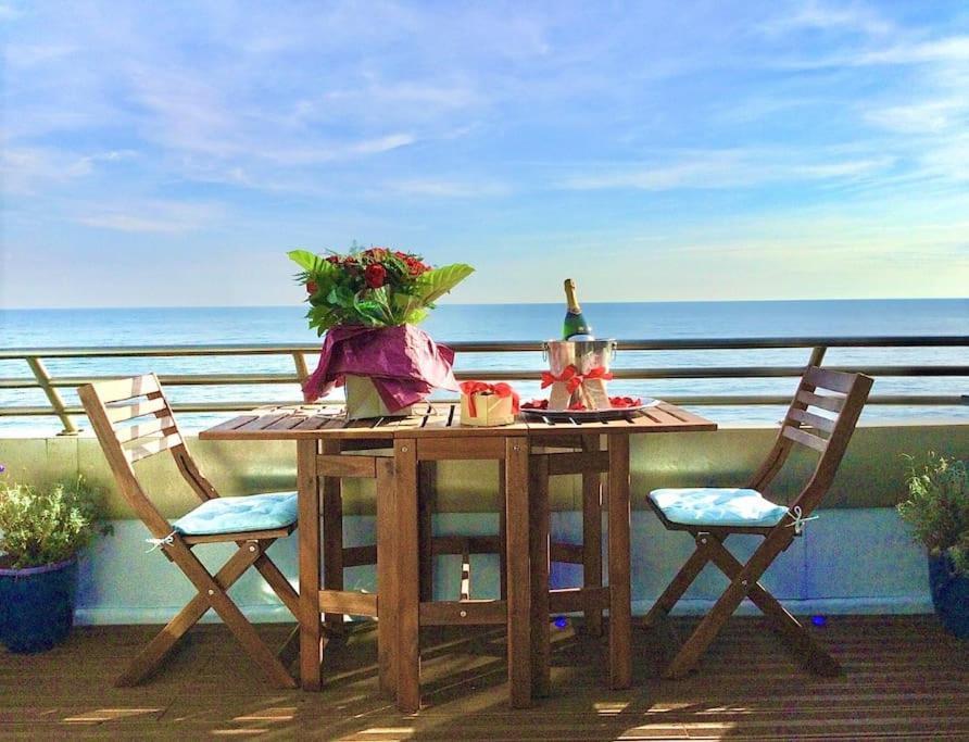 The Luxury Beach Property - Oceanbreeze Sandgate Kültér fotó