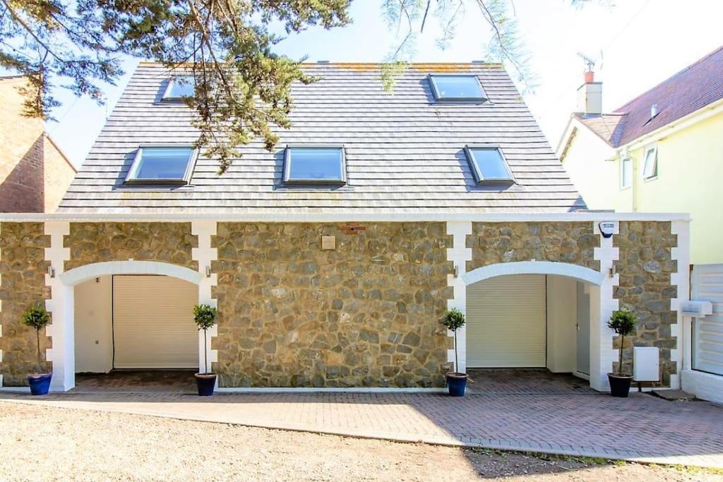 The Luxury Beach Property - Oceanbreeze Sandgate Kültér fotó