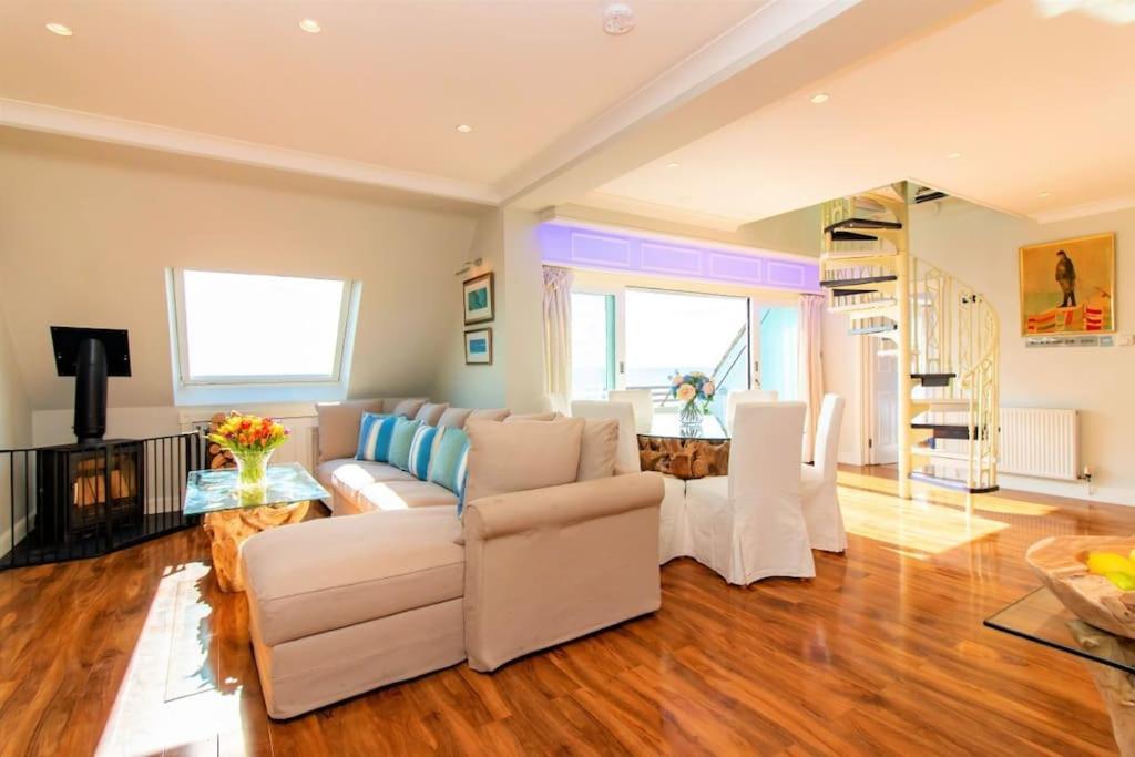 The Luxury Beach Property - Oceanbreeze Sandgate Kültér fotó